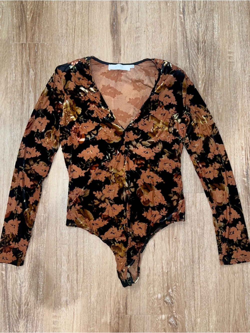 ASTR THE LABEL | ASTR Floral Velvet Long-Sleeve Bodysuit